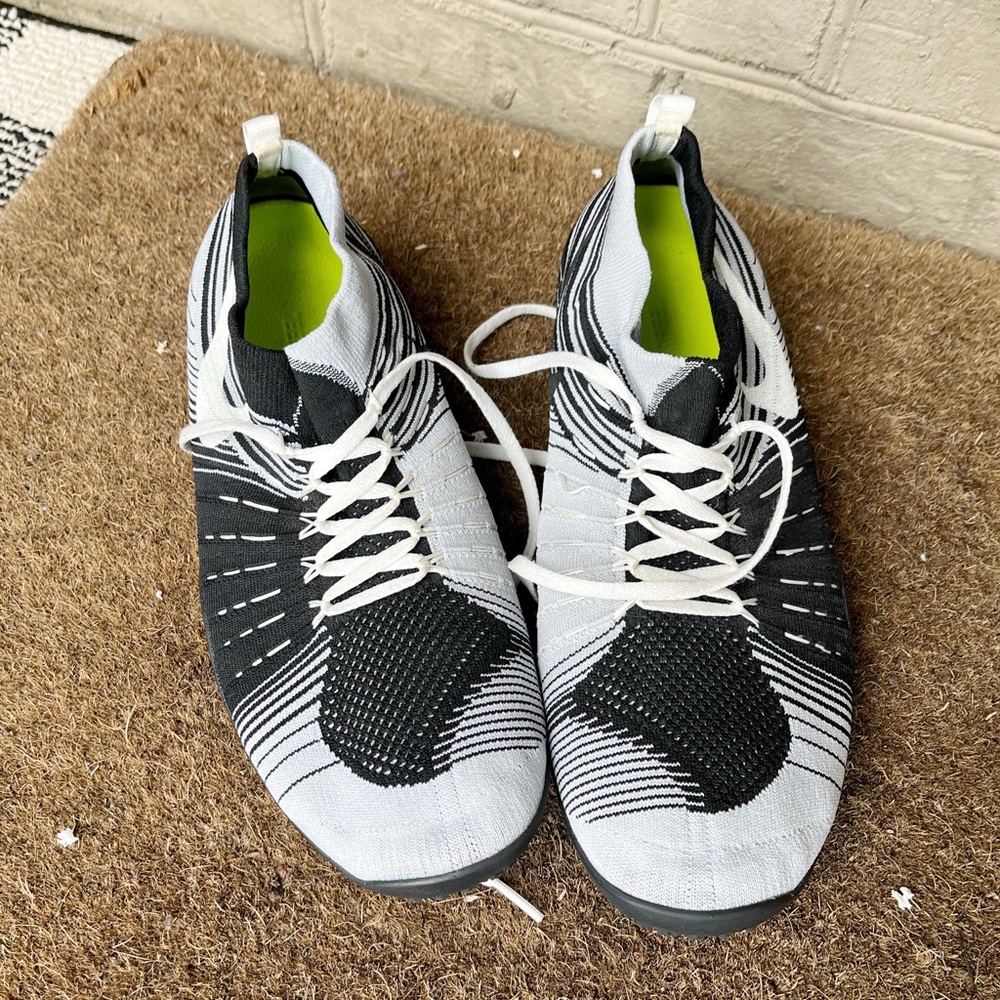 Mens Nike Free Athletic shoes EUC